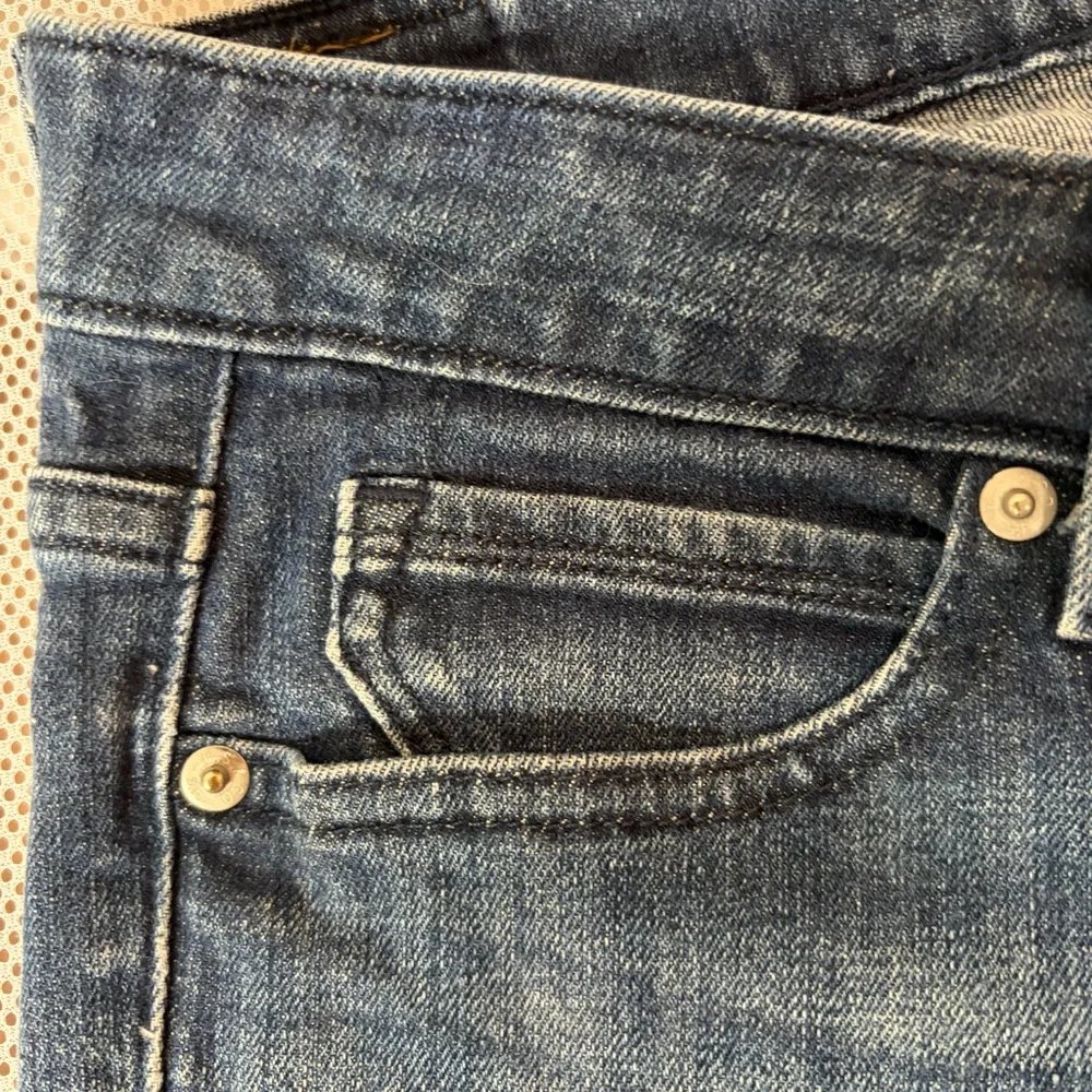 Levi’s 511 Slim Jean Shorts Dark Wash Denim 28 Low Rise Bermuda Cutoff Like New
